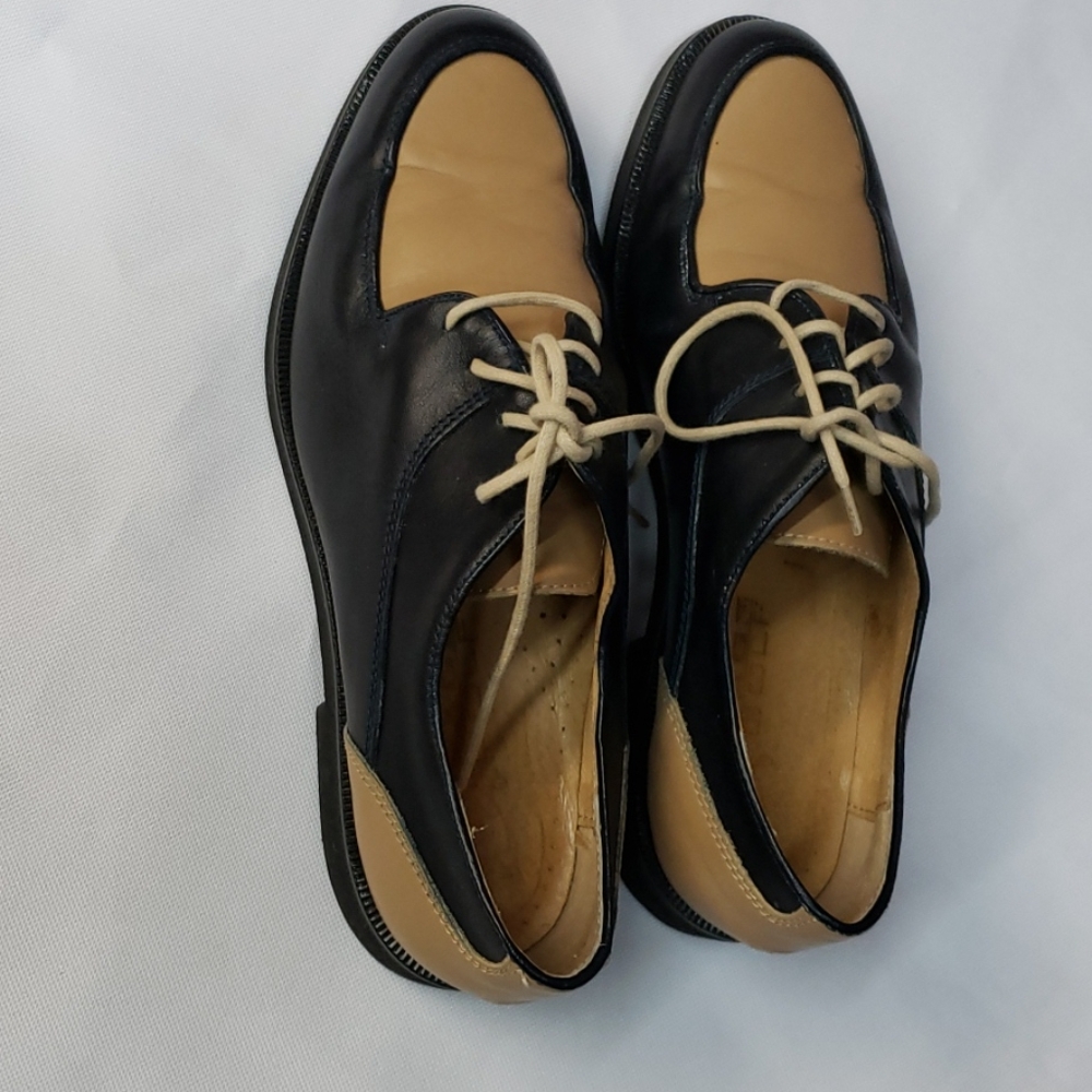 TAGS GOLF ITALIAN LEATHER WOMEN'S SIZE 8.5